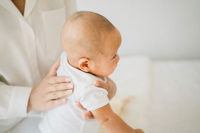 Come affrontare il singhiozzo dei neonati e dei lattanti?