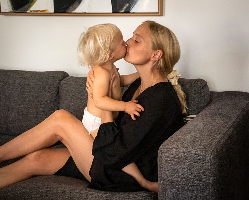 mamma con bambino naty